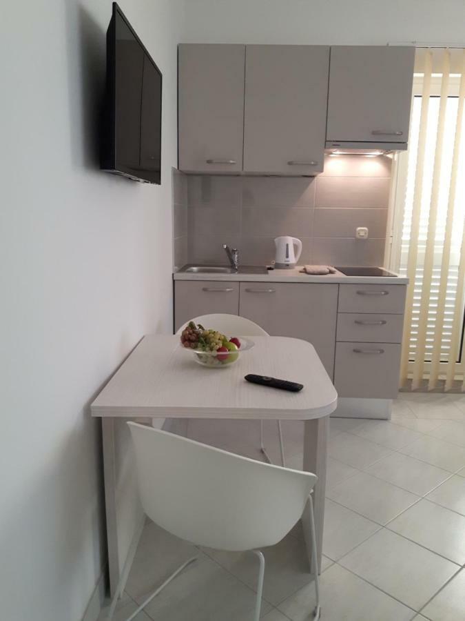 Apartments Nika Trogir Exteriör bild