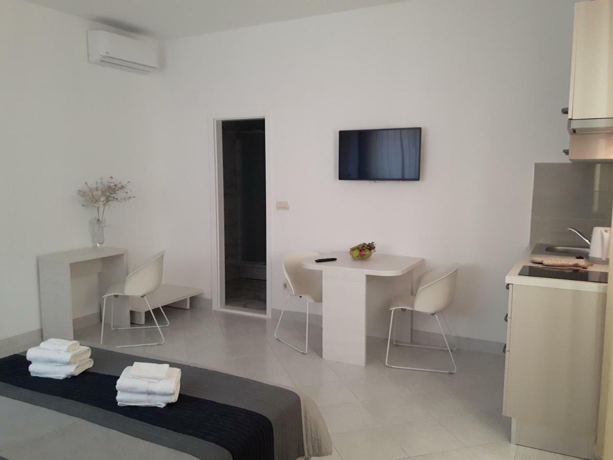 Apartments Nika Trogir Exteriör bild